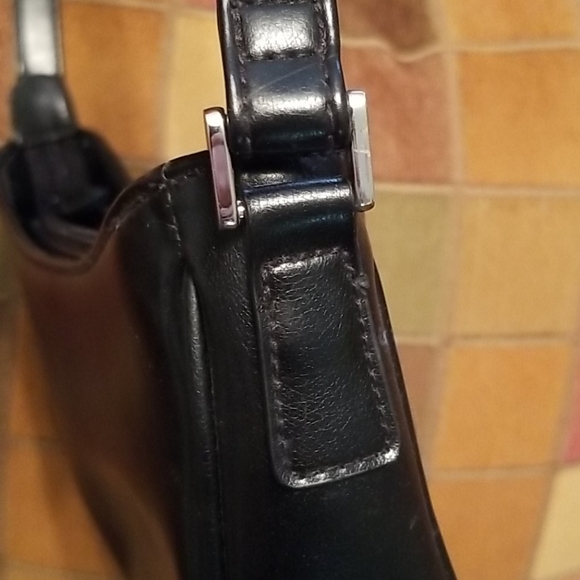 EUC Villager Liz Claiborne Black Handbag. - Picture 5 of 9